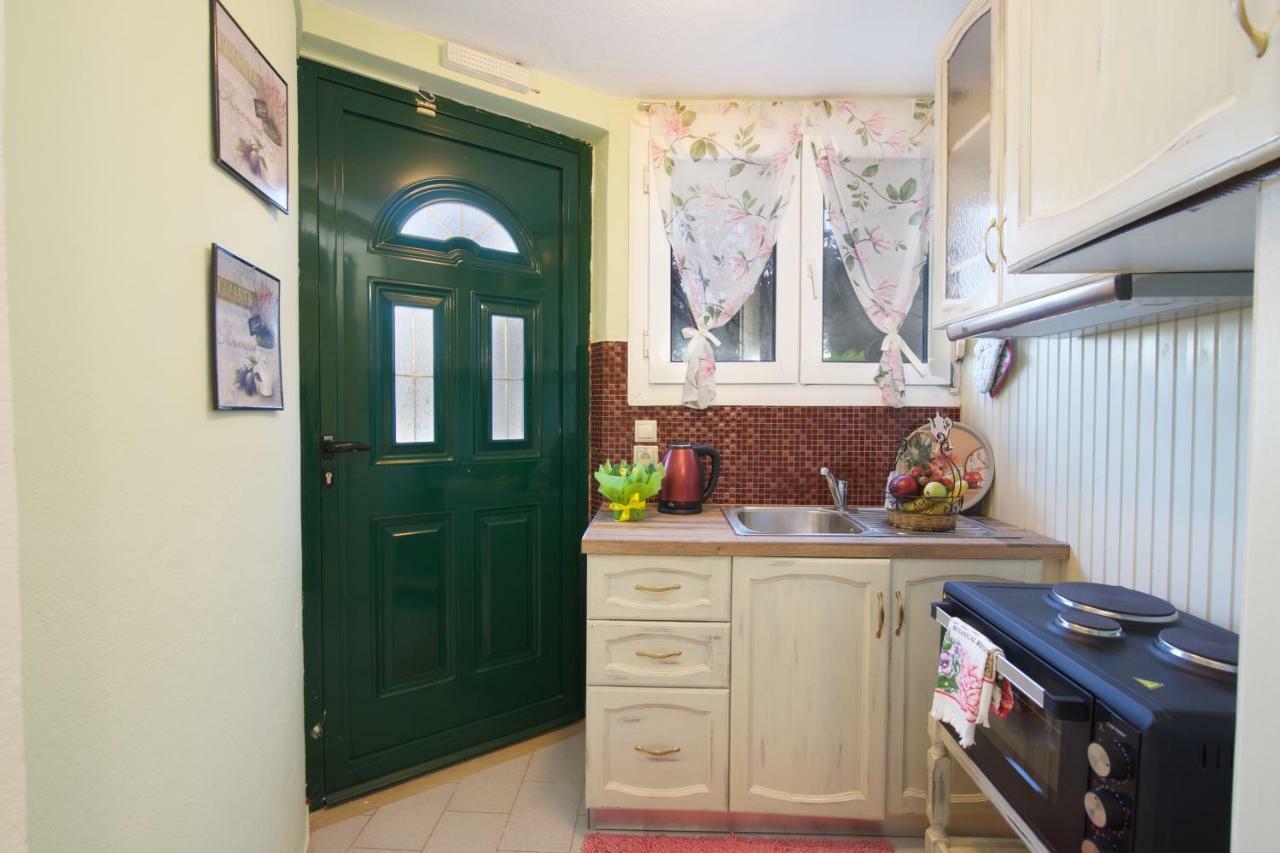 Erato Apartment In Argostoli Ngoại thất bức ảnh